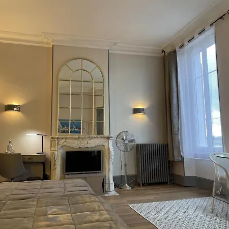 Appartamento Moulins, 4 Pièces, 6 Personnes - Fr-1-489-382